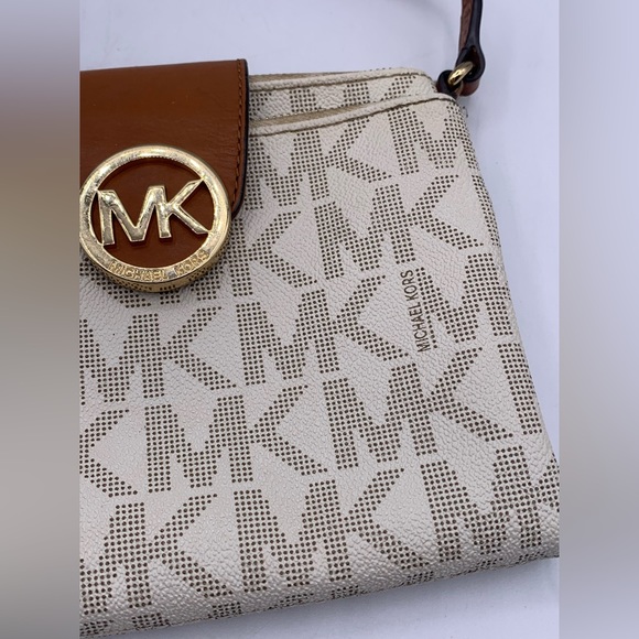 Michael Kors Logo Crossbody Gently Worn - Picture 4 of 14